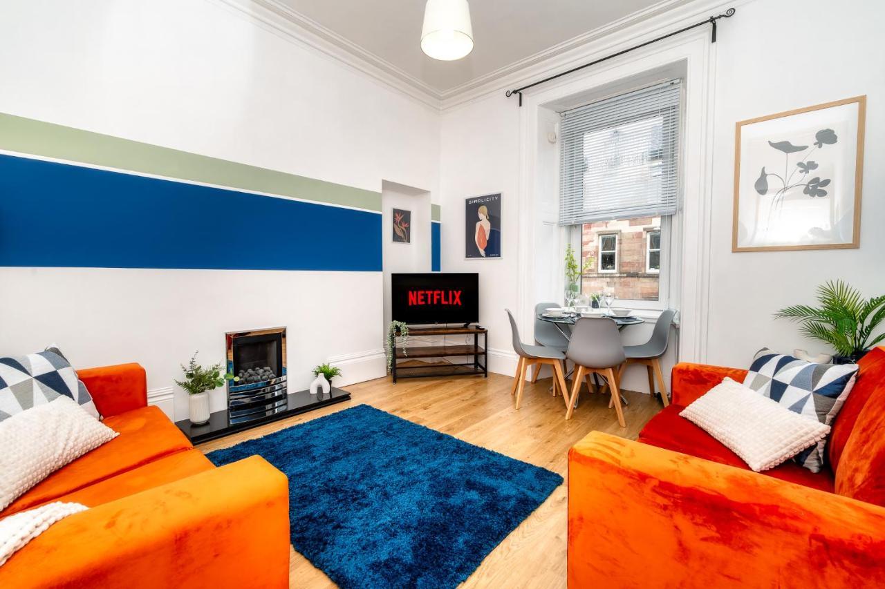 Cosy Retreat - Charming 2-Bed Apartment Greenock Exterior photo